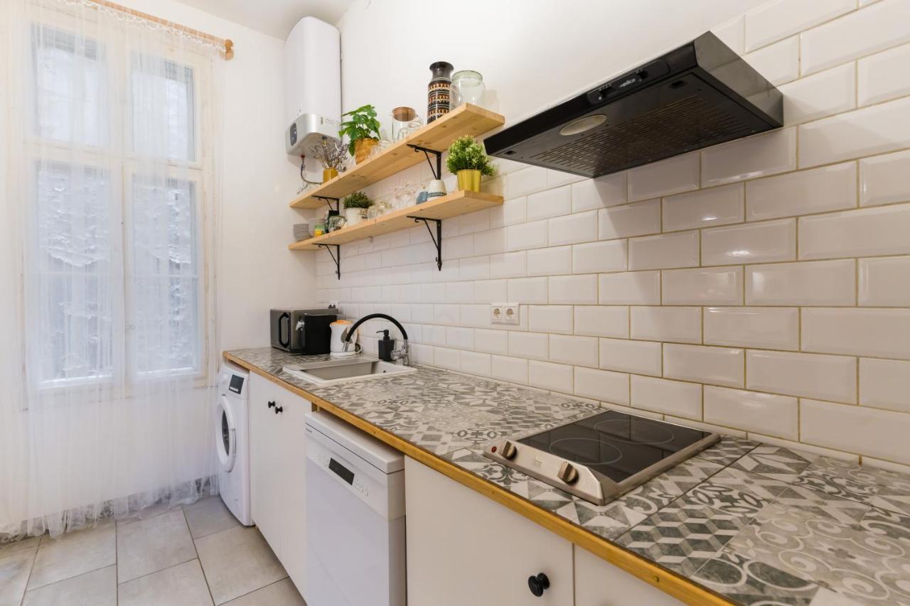 Westend Apartment Будапеща Екстериор снимка